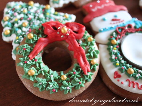 Christmas wreath gingerbread biscuit.