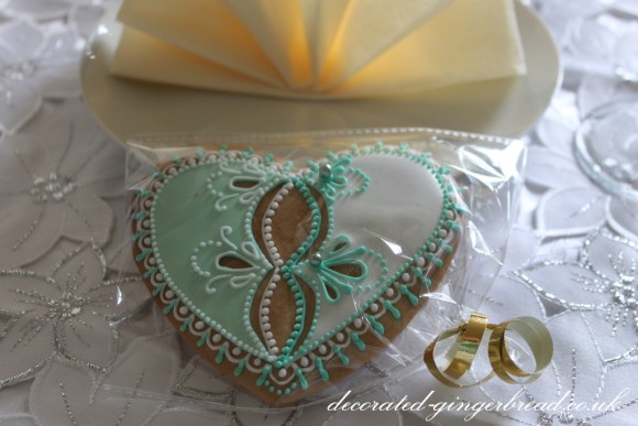 Elegant wedding favour heart