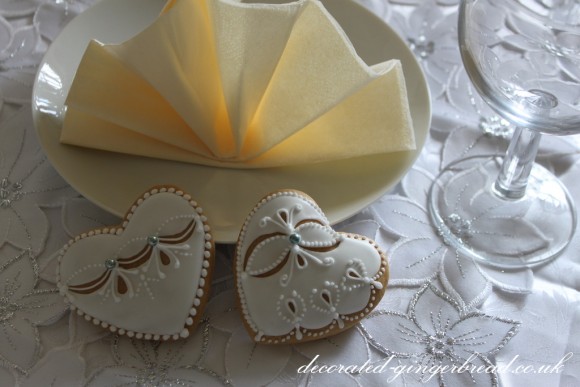 Gingerbread heart wedding favours