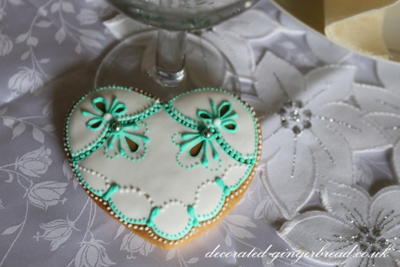 White heart cookie wedding favour