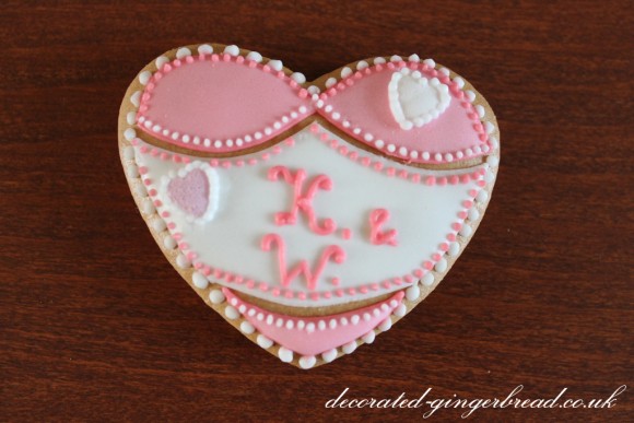 Gingerbread heart wedding favour