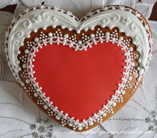 Wedding favour heart biscuit