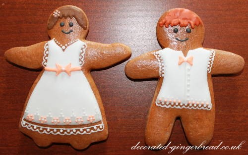 Gingerbread bride and groom wedding favour